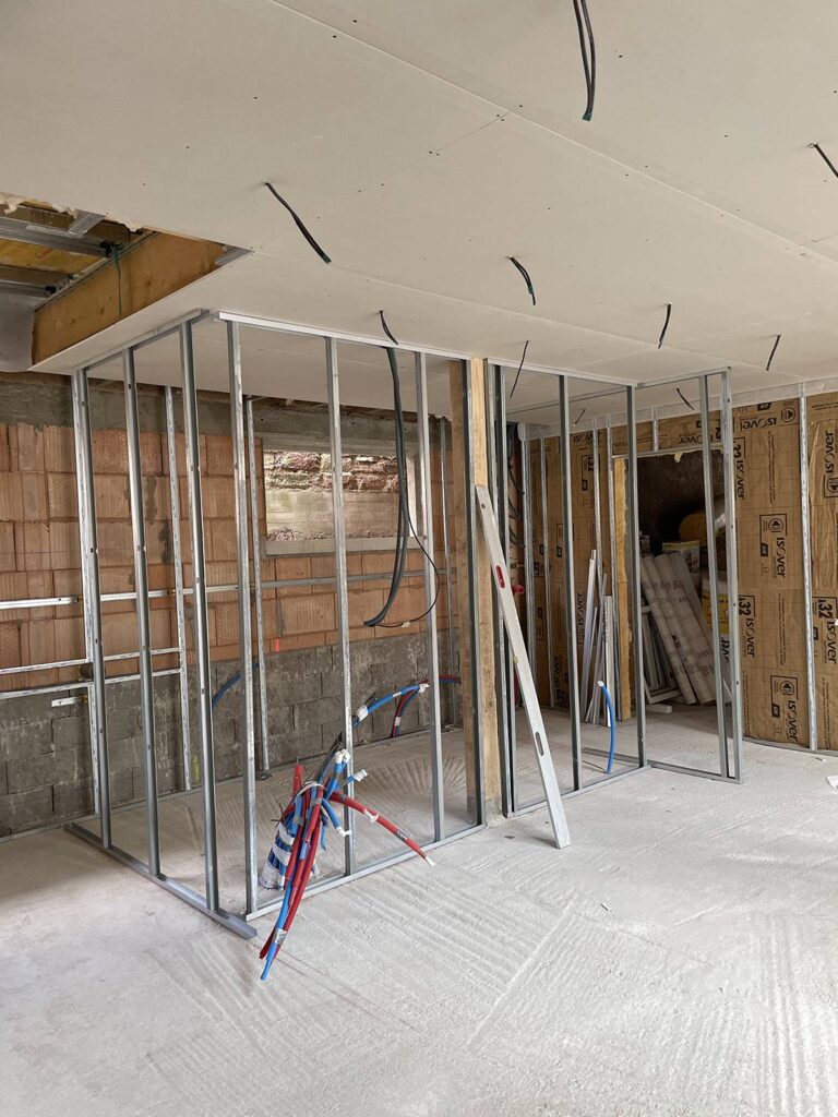 Agencement intérieur–pose MENUISERIE–Charente Maritime